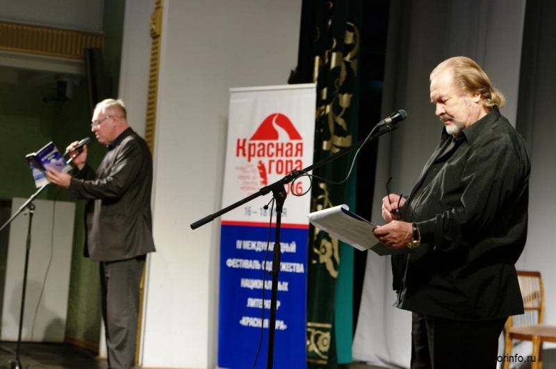 В Оренбуржье пройдет литературное шоу «Актёры против поэтов»  